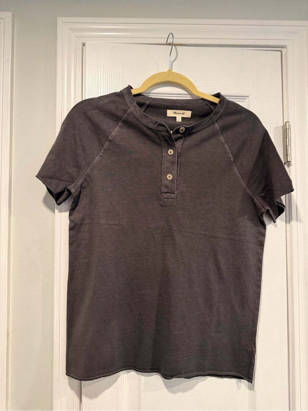 NWOT Madewell Size XS Charcoal Gray Cotton Henley Short Sleeve T-Shirt Raw Hem